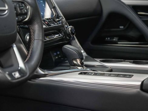 Used 2025 Lexus LX 700h F Sport image 24