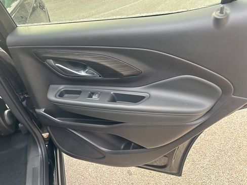 Used 2024 GMC Terrain SLT w/ Elevation Edition image 11