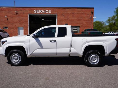 Used 2024 Toyota Tacoma SR RWD image 2