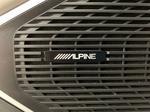 Used 2023 Jeep Wagoneer Series III w/ Rear Seat Video Group 1 image 17