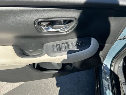 Certified 2023 Honda HR-V LX image 15