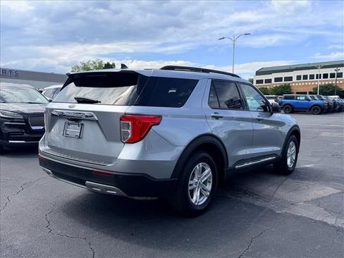 Used 2023 Ford Explorer XLT w/ Equipment Group 202A RWD image 4