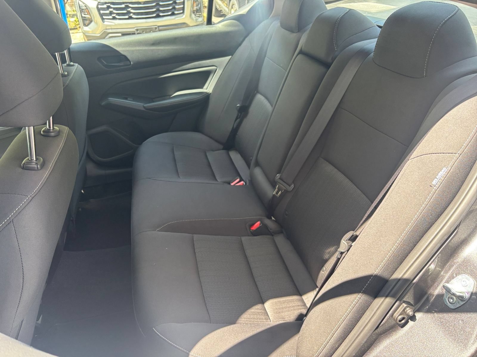 Used 2025 Nissan Altima 2.5 SV FWD image 35