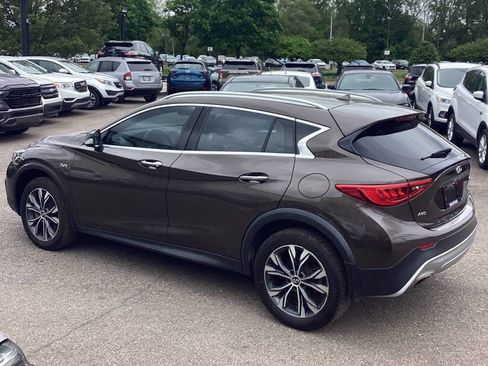 Used 2018 INFINITI QX30 AWD image 11