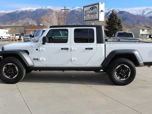 Used 2023 Jeep Gladiator Sport image 39
