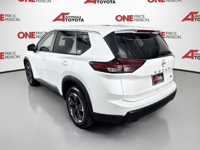Used 2024 Nissan Rogue SV FWD image 5
