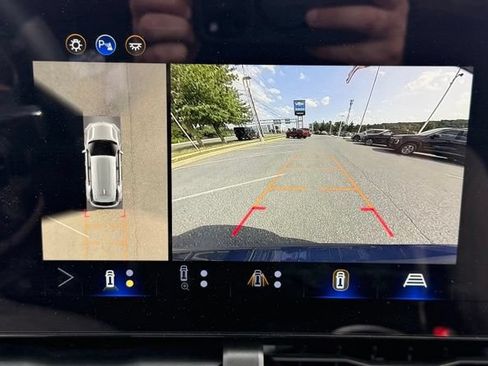Certified 2026 Chevrolet Equinox LT w/ Safety and Technology Package AWD/4WD image 6