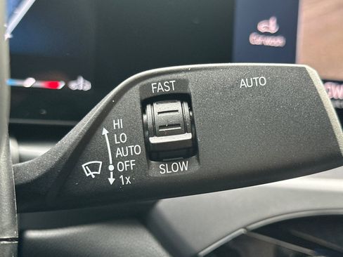 Used 2025 BMW 230i Coupe w/ Premium Package image 33