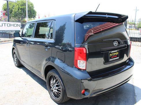 Used 2014 Scion xB FWD image 33