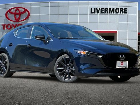 Used 2025 MAZDA MAZDA3 s Sport FWD image 2