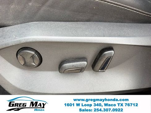 Used 2022 Volkswagen Taos SE FWD image 13