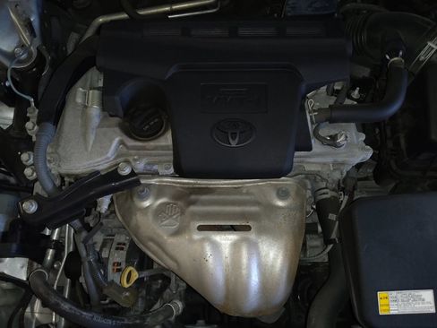 Used 2016 Toyota Camry SE image 30