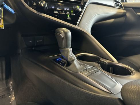 Used 2024 Toyota Camry SE image 17
