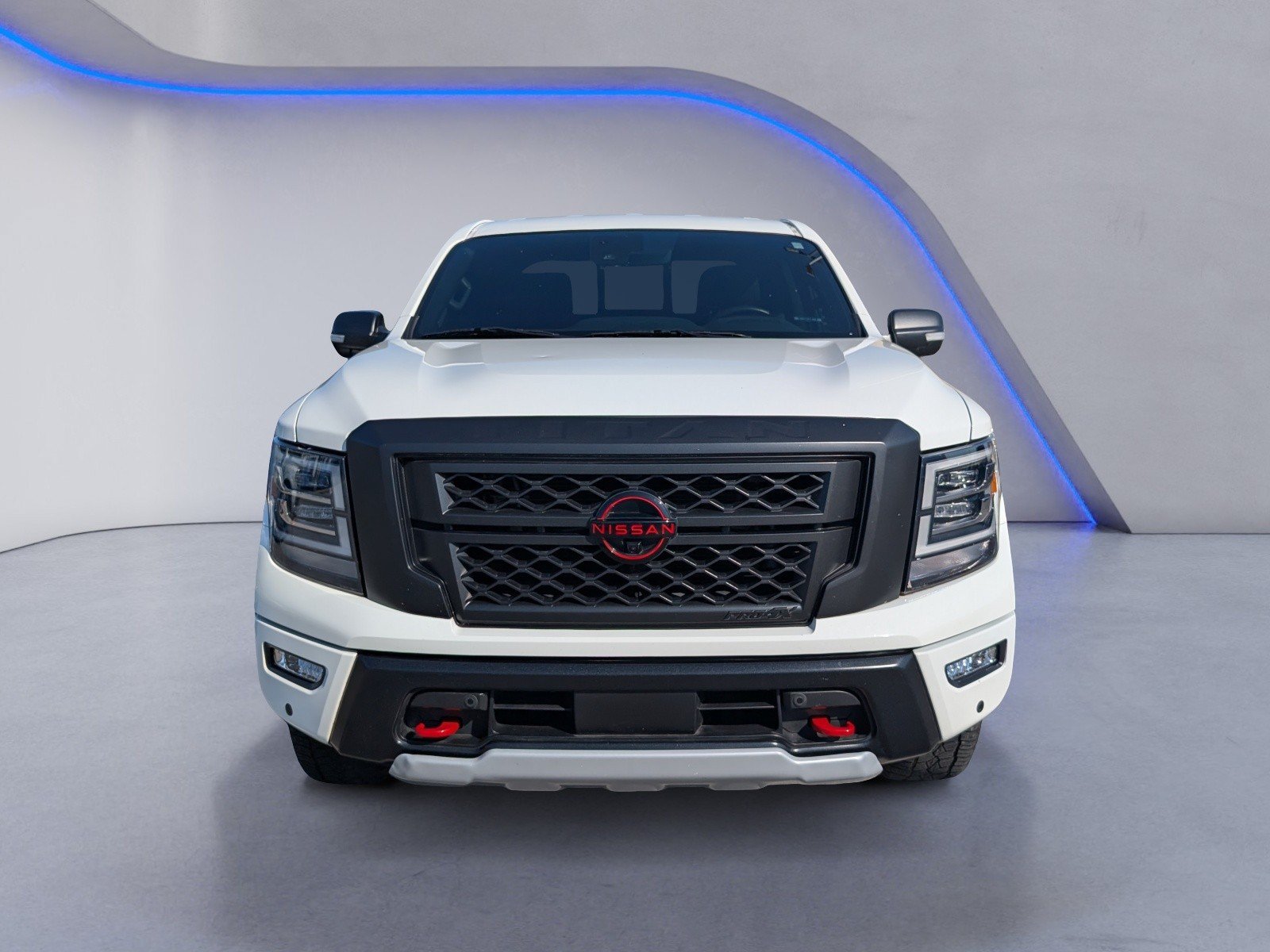 Used 2023 Nissan Titan PRO-4X w/ Pro-4x Convenience Package AWD/4WD image 3