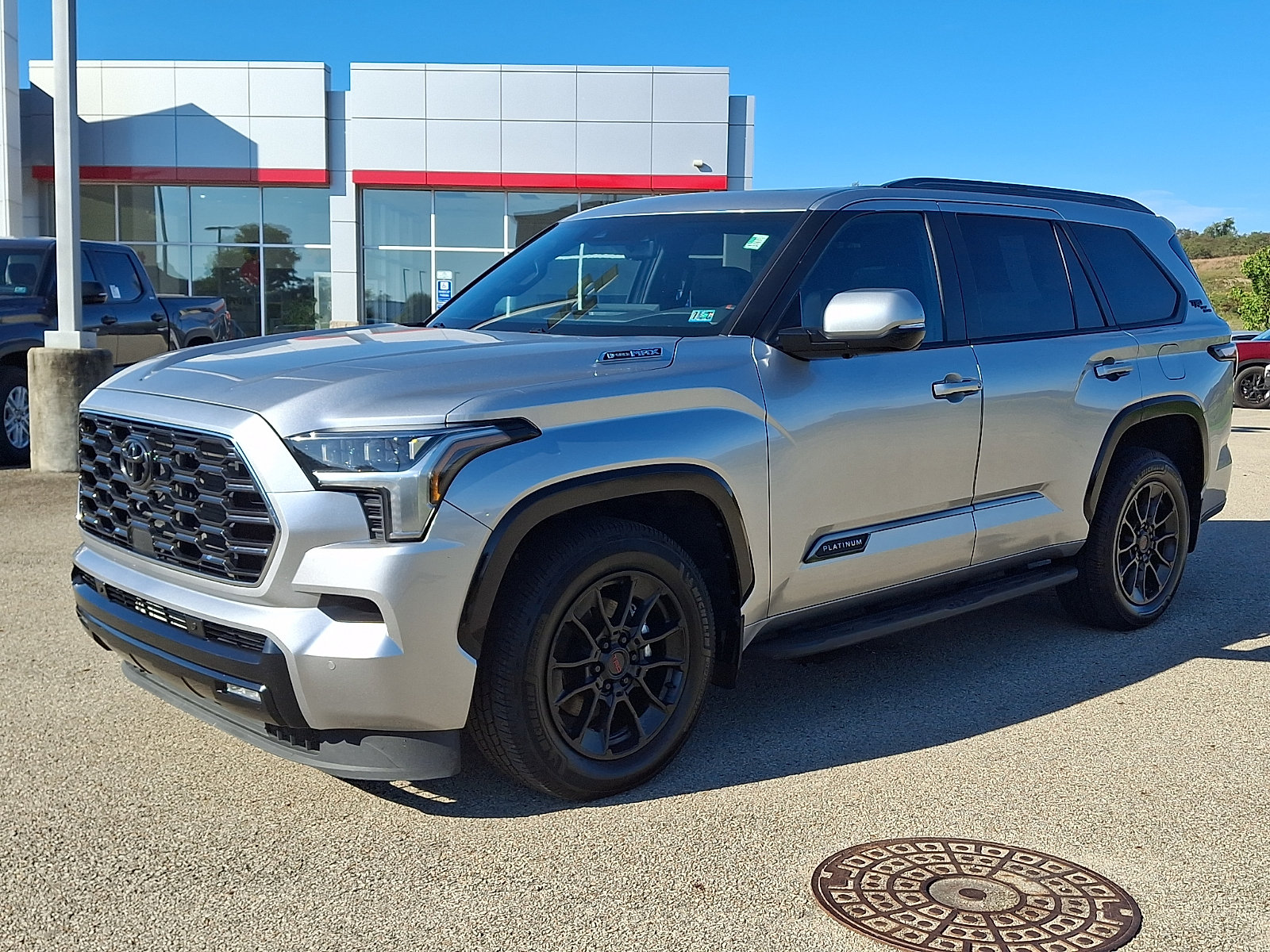 Used 2025 Toyota Sequoia Platinum w/ TRD Off-Road Package AWD/4WD image 3