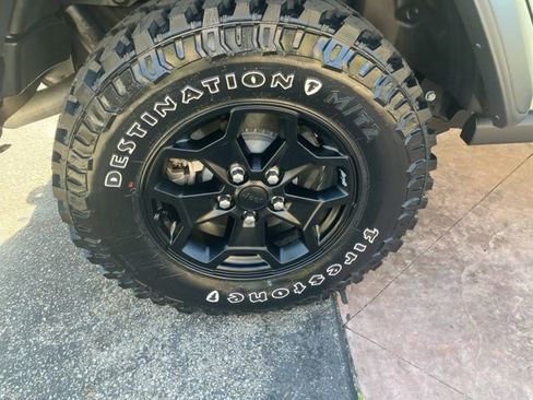 Used 2023 Jeep Wrangler Unlimited w/ Cold Weather Group image 32