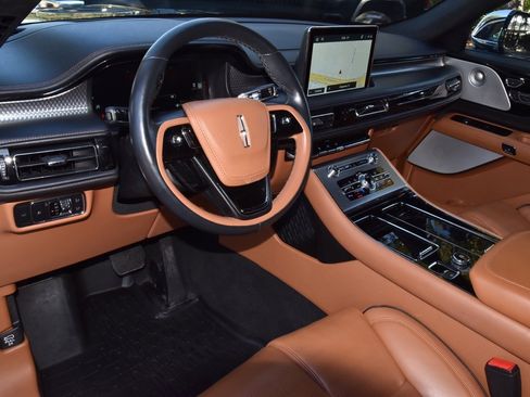 Certified 2022 Lincoln Aviator Black Label w/ Class IV Trailer Tow Package image 38