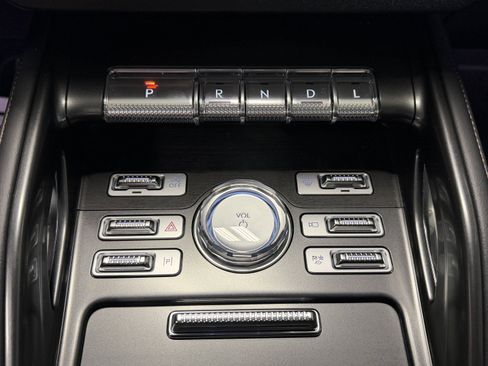 New 2026 Lincoln Nautilus Reserve w/ Jet Appearance Package AWD/4WD image 13