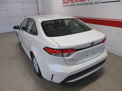 Used 2021 Toyota Corolla LE FWD image 13