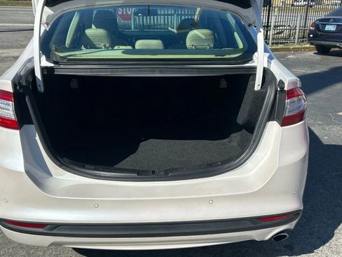 Used 2014 Ford Fusion SE w/ Equipment Group 202A image 8