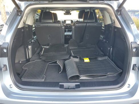 Used 2020 Toyota Highlander XLE image 8