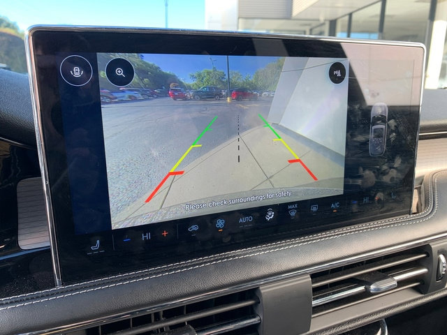Certified 2025 Lincoln Corsair AWD image 30
