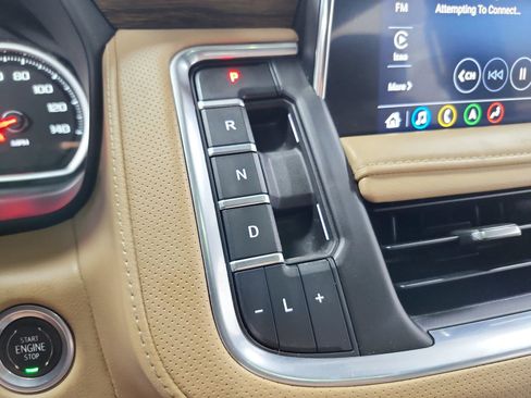 Used 2021 Chevrolet Suburban Premier w/ Premium Package AWD/4WD image 30
