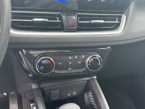 Certified 2025 Chevrolet TrailBlazer LT FWD image 26