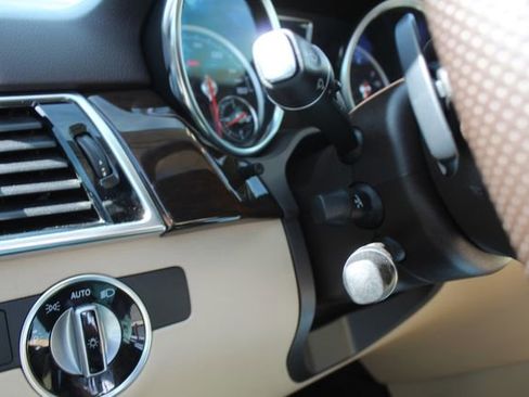 Used 2018 Mercedes-Benz GLE 350 4MATIC image 28
