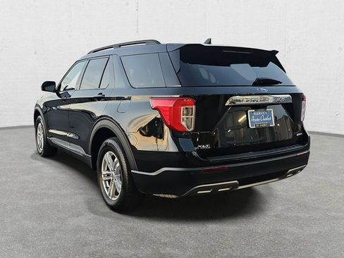 Used 2023 Ford Explorer XLT w/ Equipment Group 202A image 7