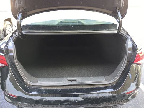 Used 2024 Nissan Sentra SV image 28