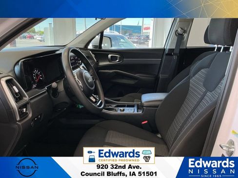 Used 2022 Kia Sorento LX FWD image 26