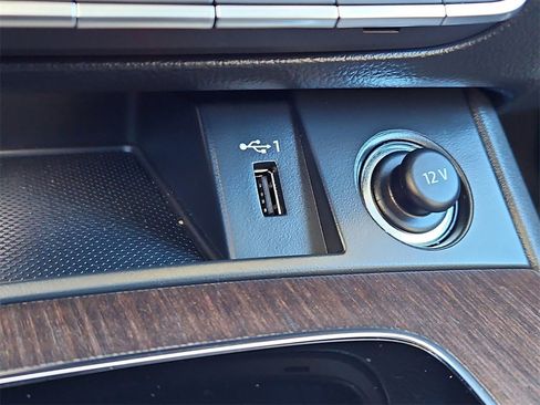 Certified 2025 Audi Q5 2.0T Premium Plus image 20