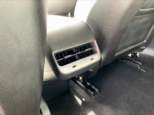 Used 2020 Tesla Model 3 Standard Range Plus RWD image 12