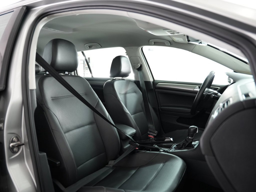 Used 2015 Volkswagen Golf TDI S FWD image 51