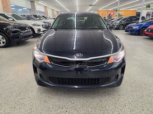 Used 2018 Kia Optima Premium w/ Convenience Package FWD image 3