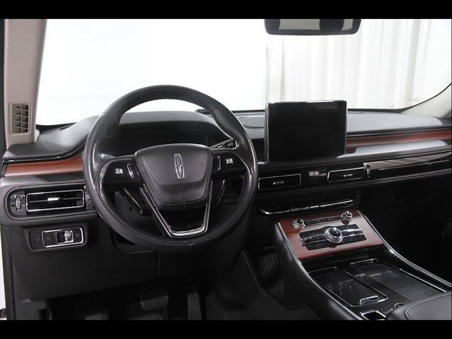 Used 2023 Lincoln Aviator Reserve w/ Equipment Group 201A AWD/4WD image 7