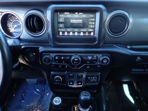 Used 2023 Jeep Wrangler Sport S image 15