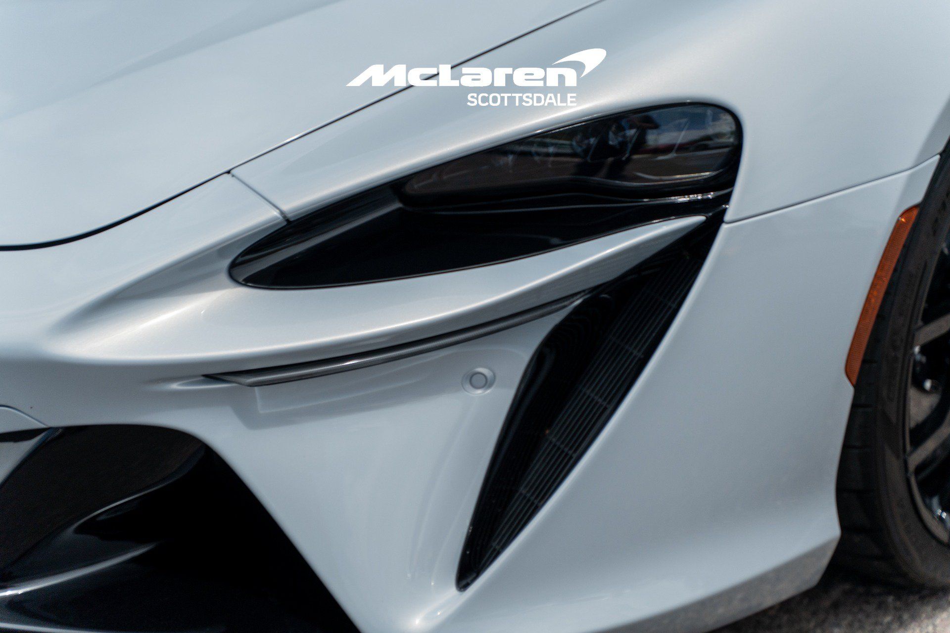 Used 2023 McLaren Artura RWD image 20