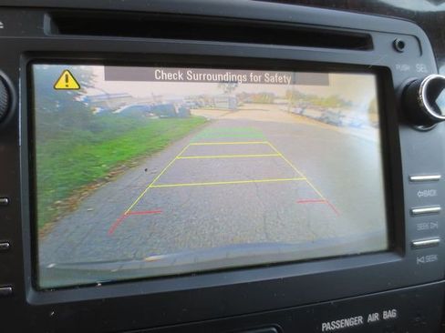 Used 2017 Chevrolet Traverse LT image 12