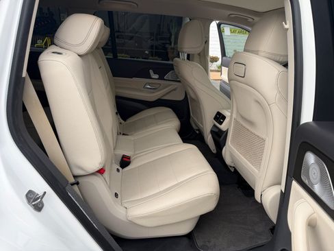 Used 2020 Mercedes-Benz GLS 450 4MATIC image 22