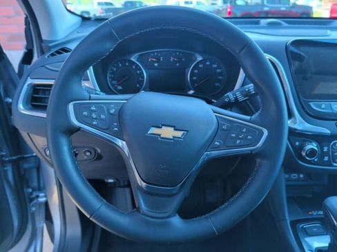 Used 2024 Chevrolet Equinox Premier AWD/4WD image 16