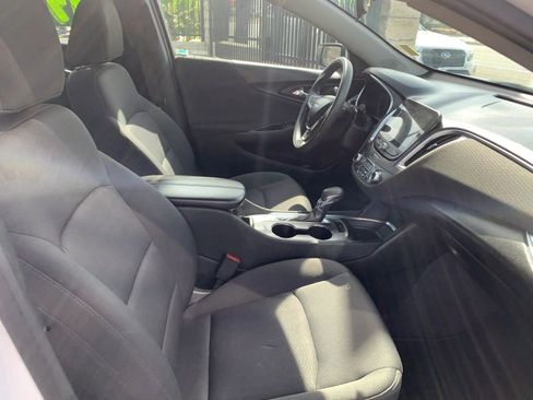 Used 2021 Chevrolet Malibu LT image 13