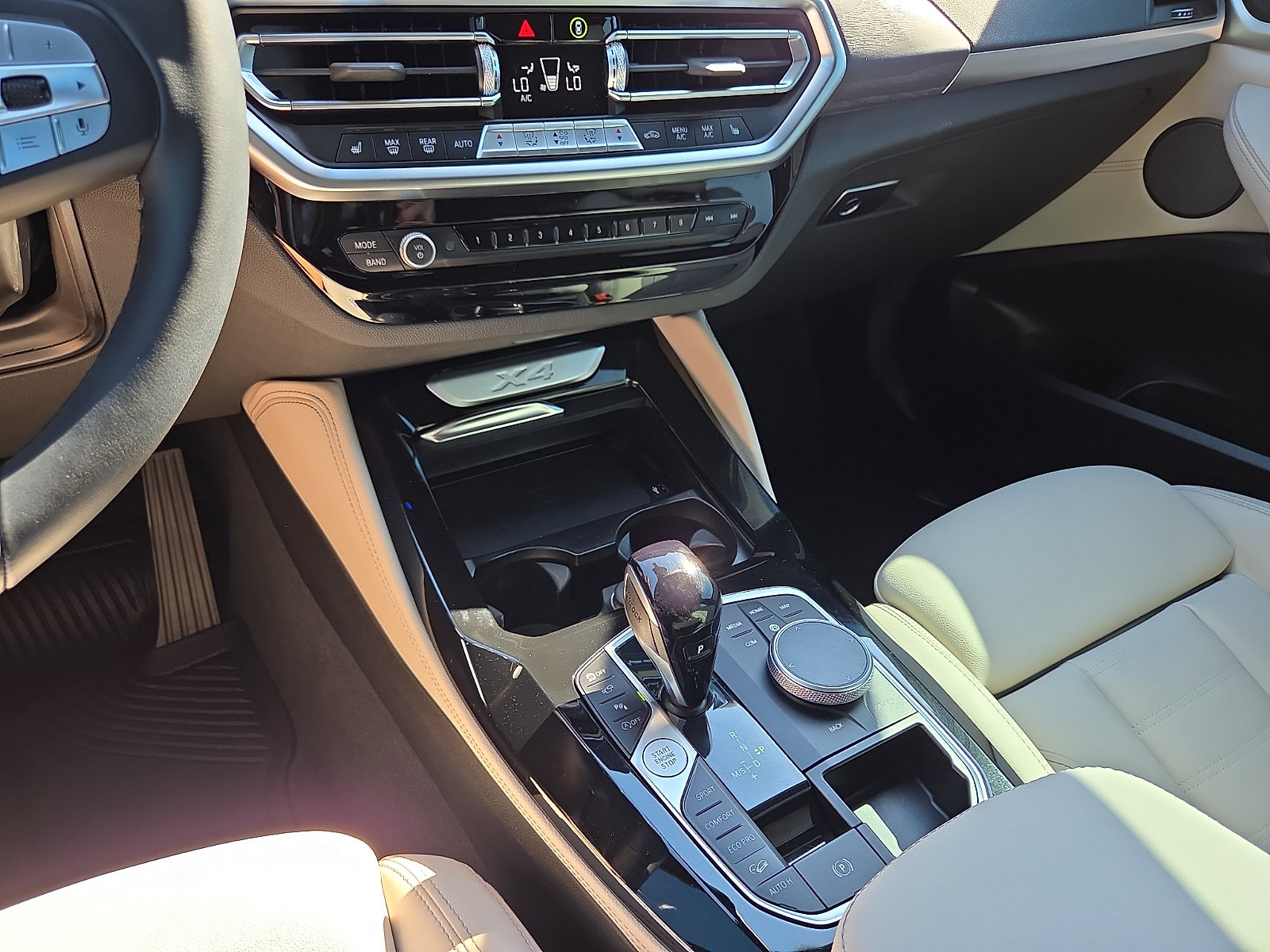 Used 2025 BMW X4 xDrive30i w/ Premium Package AWD/4WD image 25