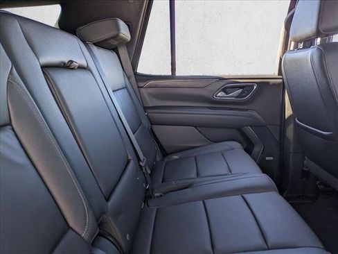 Used 2021 Chevrolet Tahoe Z71 w/ Luxury Package AWD/4WD image 21