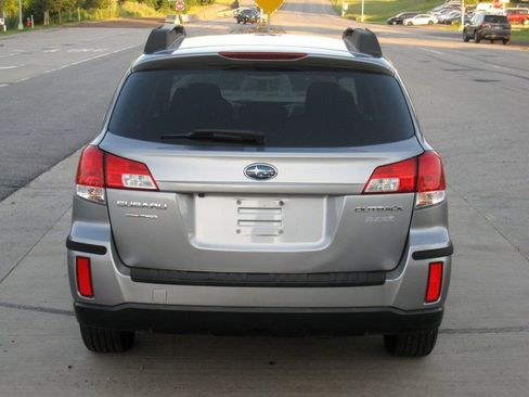 Used 2011 Subaru Outback 2.5i Premium AWD/4WD image 14