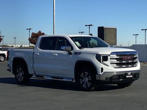 New 2026 GMC Sierra 1500 SLE w/ Preferred Package AWD/4WD image 11