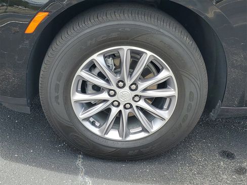 Used 2022 Buick Enclave Essence image 31