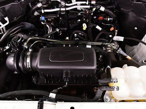 Used 2024 Ford Explorer XLT w/ Class IV Trailer Tow Package image 34