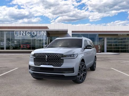 New 2026 Lincoln Navigator Reserve AWD/4WD image 2